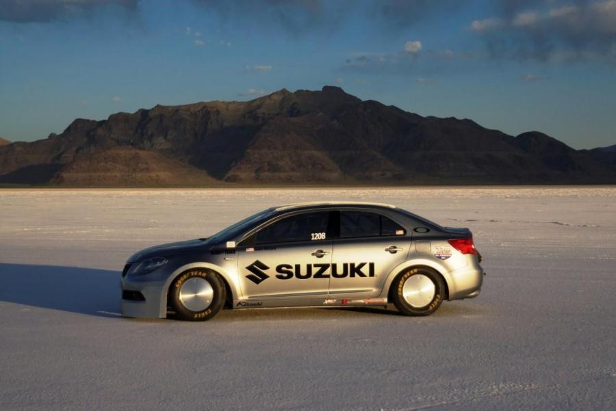  Suzuki Kizashi Bonneville Special 2010 года  (фото 7 из 18)